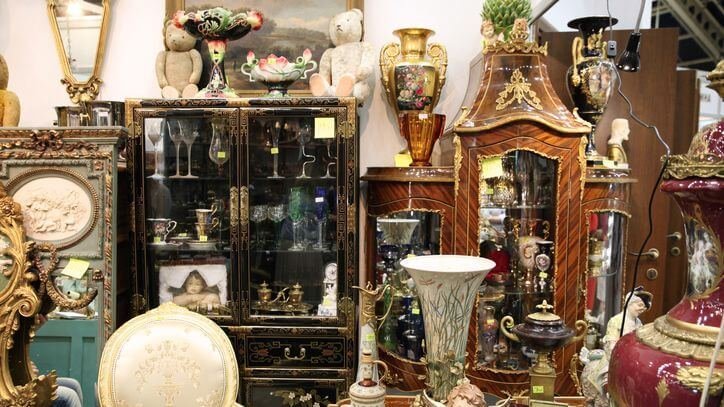 Bonita Springs Antiques buyers. Updated 2026